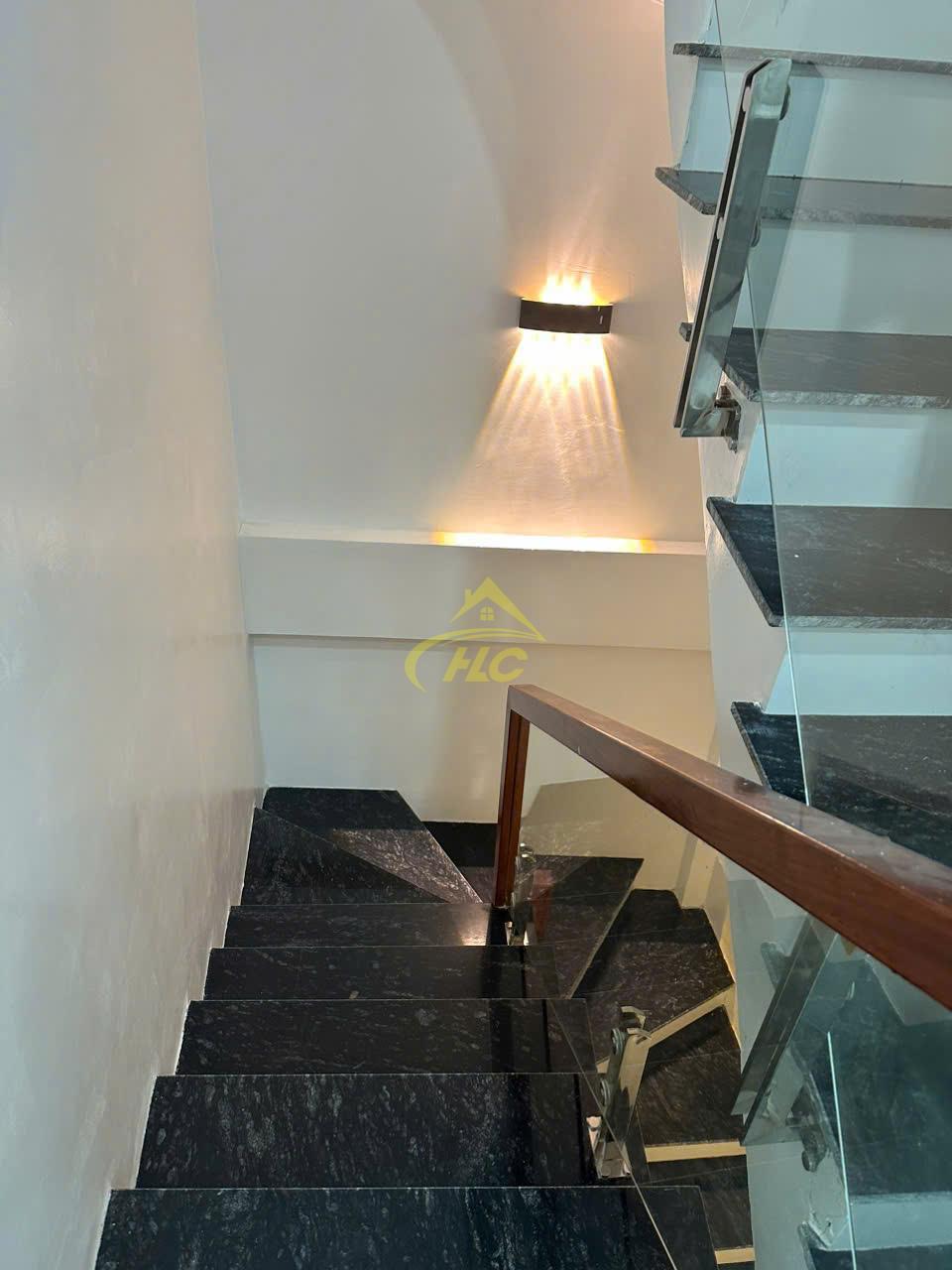 Căn Nhà Mới 100% tại Phú Bến, Thụy Hương Căn Nhà Mới 100% tại Phú Bến, Thụy Hương